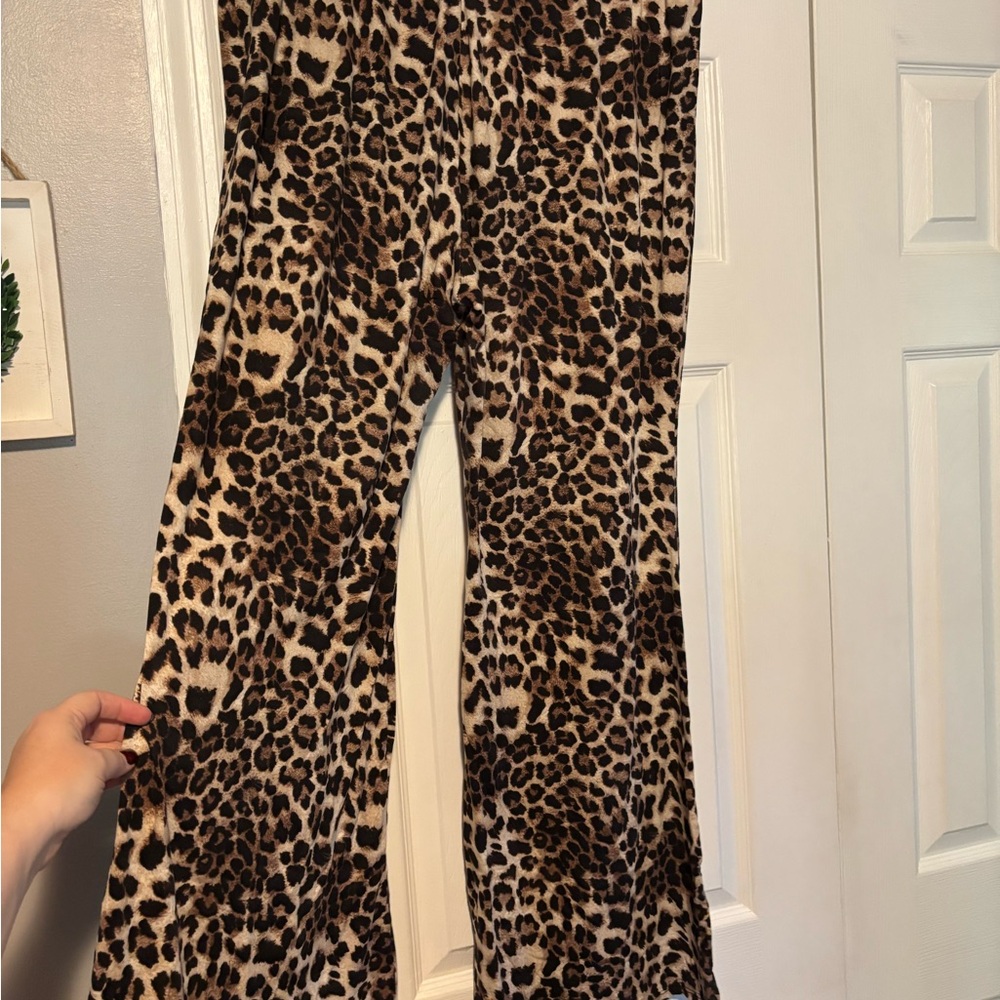 Chic Leopard Print Flare Pants